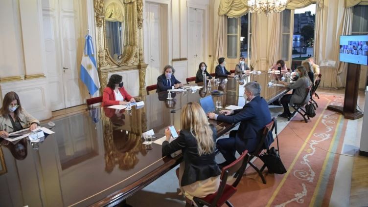 El Gobierno convocó al Comité de Expertos para analizar nuevas restricciones | Información General