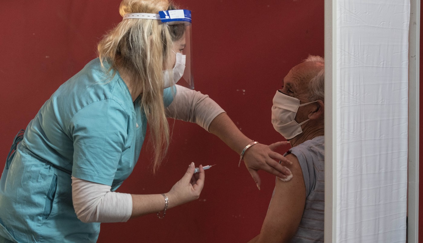 Avanza el acuerdo para fabricar la vacuna china Sinopharm en Argentina | Información General