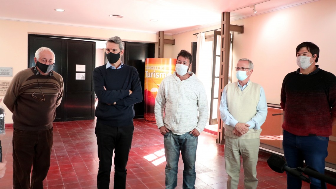 Transportistas turísticos recibirán asistencia económica de la provincia | Información General