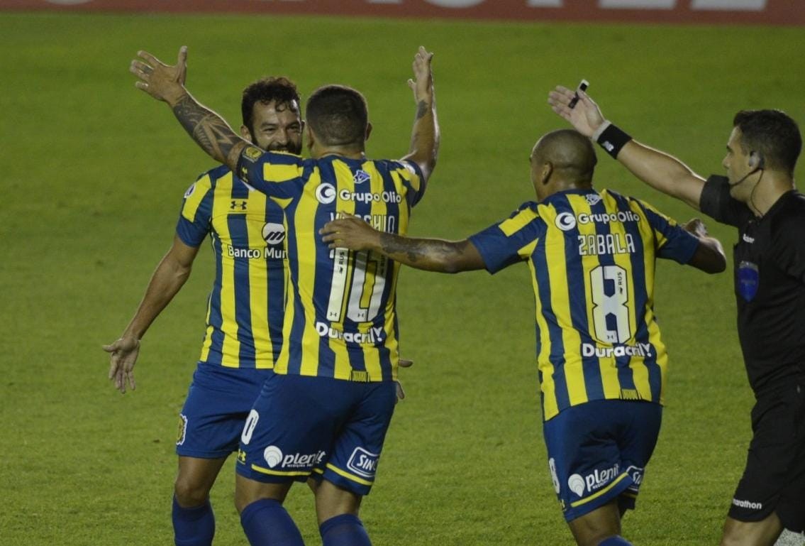 Central tuvo una noche redonda y quedó a un paso de clasificarse | Deportes