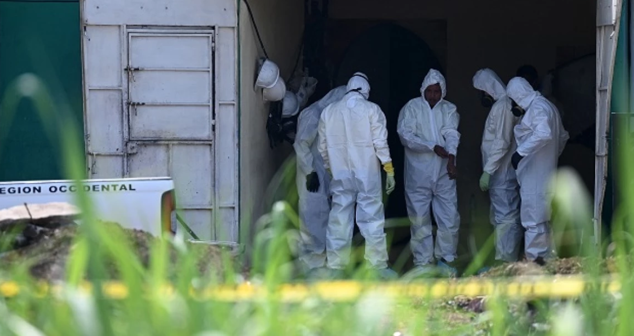 Encontraron 14 cuerpos en la casa de un ex Policía y temen que haya 40 más enterrados | Tecnología