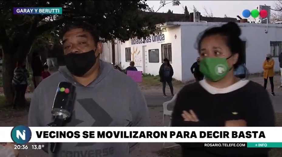 Barrio Tablada: abrazo simbólico para familia víctima de balaceras | Rosario y la región