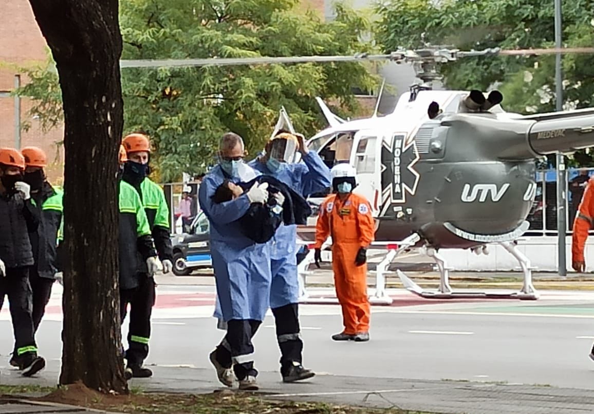 Trasladaron hacia a Rosario en helicóptero a un bebé que sufrió traumatismo de cráneo | Rosario y la región