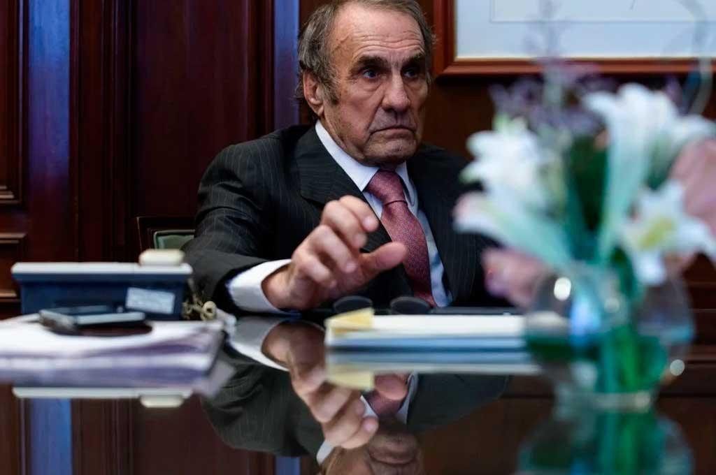 Carlos Reutemann continúa estable, afebril y con un pronostico reservado | Información General