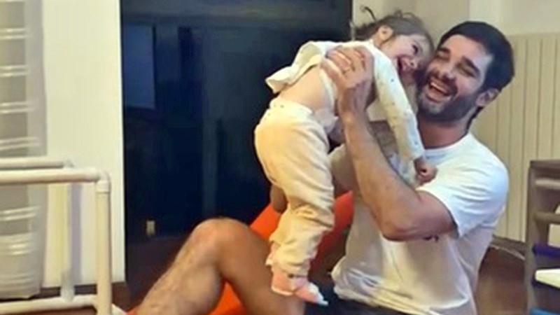 Los primeros pasos de Valentina Rocatti tras recibir un costoso tratamiento | Rosario y la región