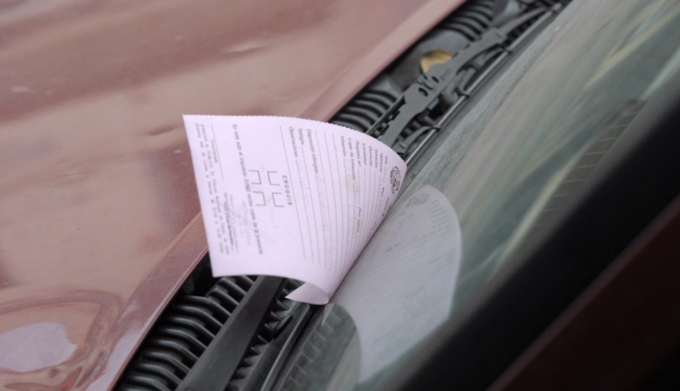 Se dio cuenta que había estacionado mal el auto y pidió que le hicieran la multa | Tecnología