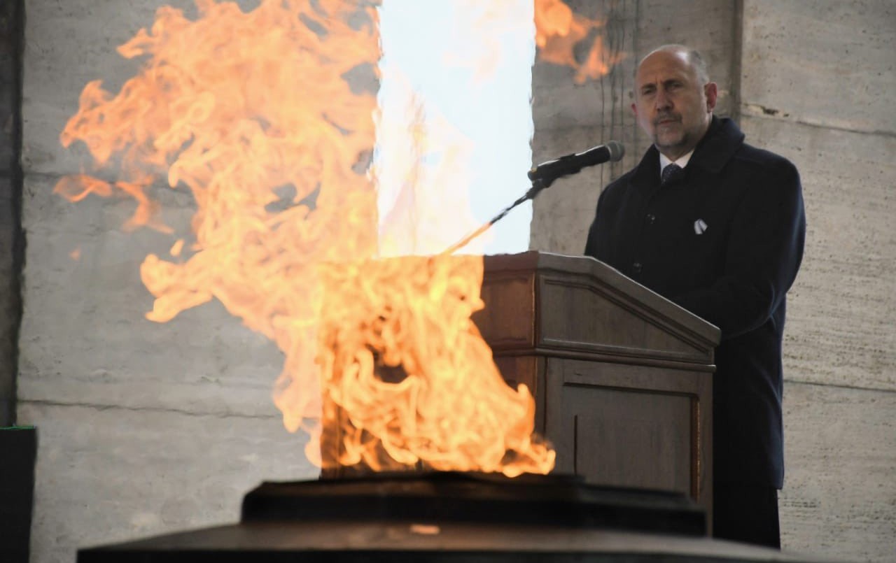 Perotti en el acto del Día de la Bandera: "No hay una causa más fuerte que la vida de los argentinos” | Rosario y la región