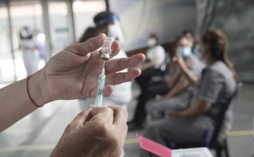 Covid: vacunarán a más de 35 mil santafesinos en la jornada de hoy | Servicios