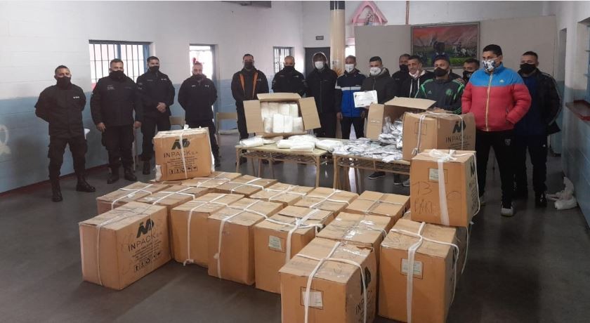 Presos donan cuatro mil tapabocas y mil camisolines a un hospital | Información General