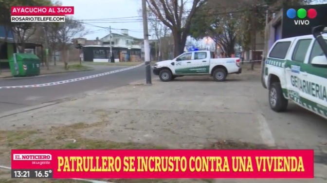 Una camioneta de gendarmería se incrustó en el lateral de una vivienda | Rosario y la región