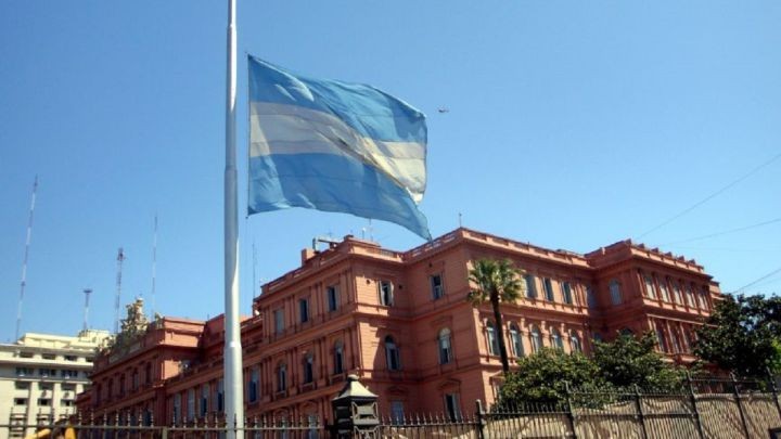 Cinco días de duelo nacional por los más de 100 mil muertos de coronavirus en el país | Información General