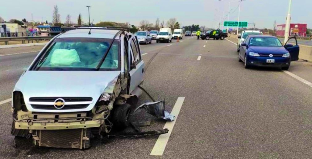 Intentó esquivar una moto y volcó en Circunvalación | Rosario y la región