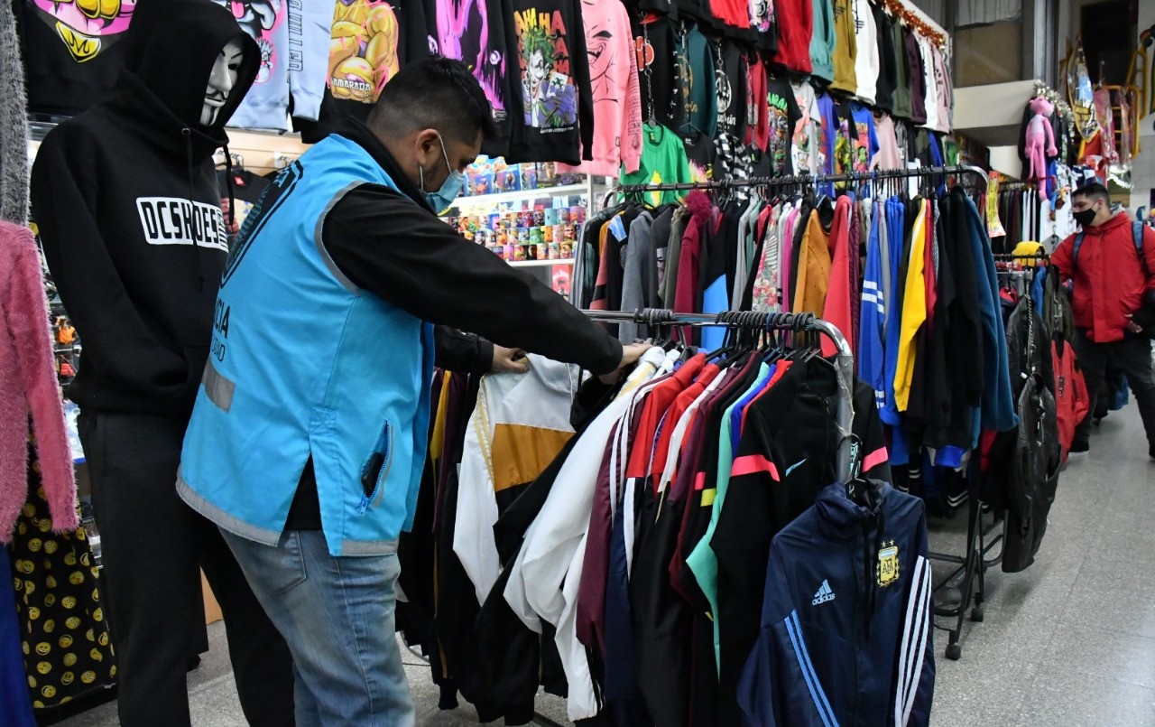 Secuestran mercadería ilegal valuada en más de 14 millones de pesos | Información General