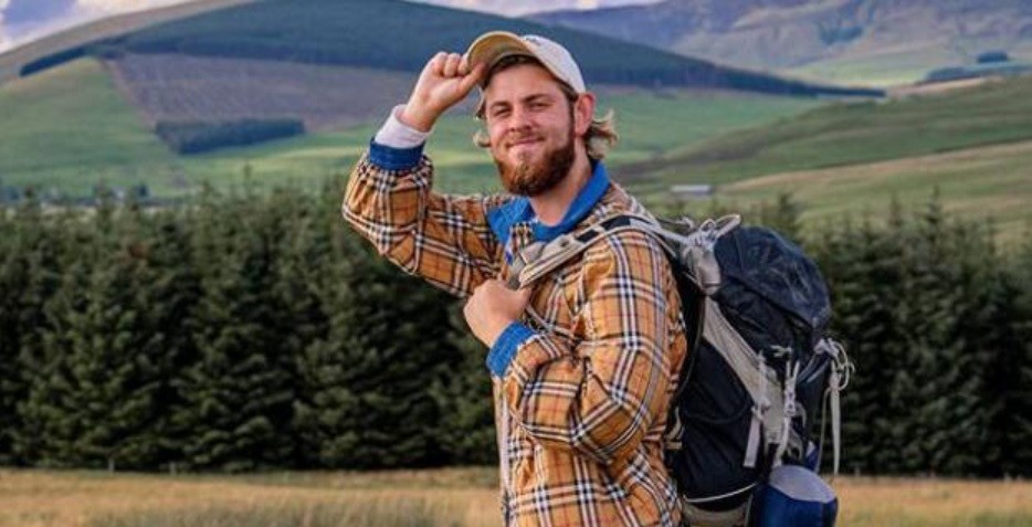 Murió un youtuber al caer de una montaña mientras grababa para su canal | Tecnología