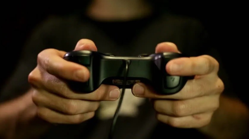 Recibió una descarga eléctrica a través de la Playstation al caer un rayo en su casa | Tecnología