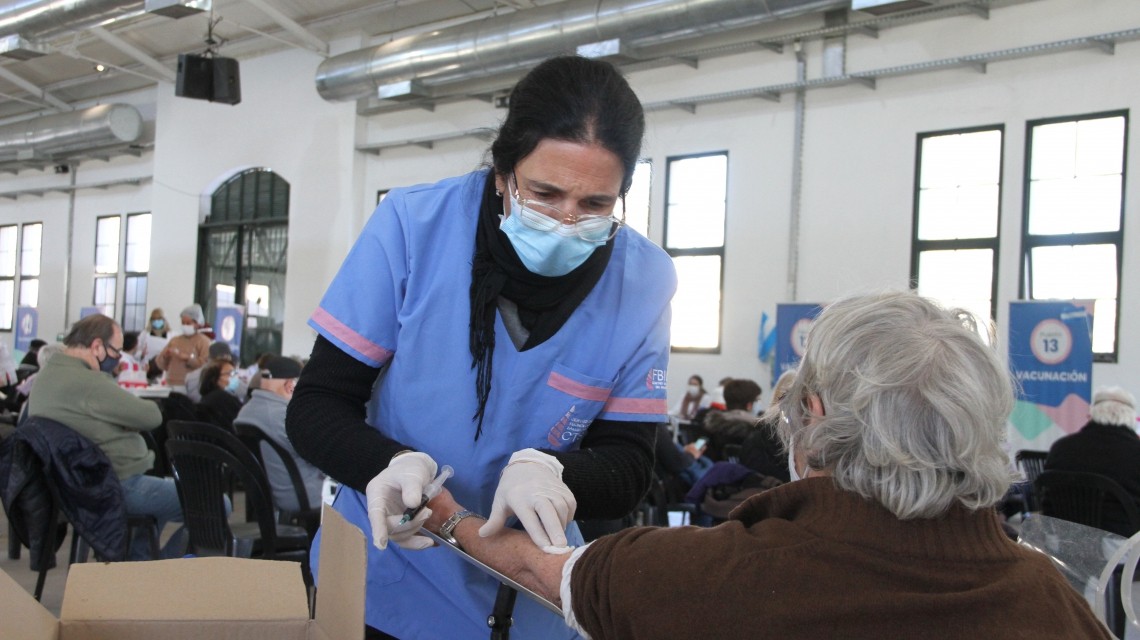 Santa Fe inició una prueba de anticuerpos en quienes combinaron Sputnik y Moderna | Rosario y la región