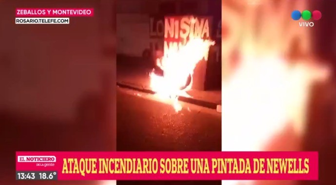 Vadalismo: prendieron fuego el frente de una escuela donde hay un mural de Newells | Rosario y la región