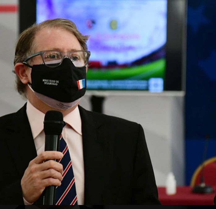 "No somos los padres de nadie, estamos hablando entre personas adultas" | Deportes