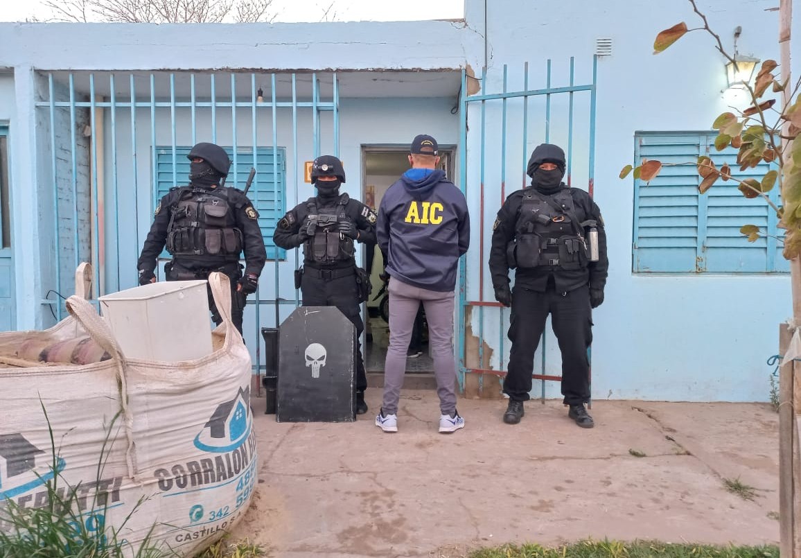 Detuvieron a un hombre mayor de edad por tenencia indebida de arma de fuego | Rosario y la región