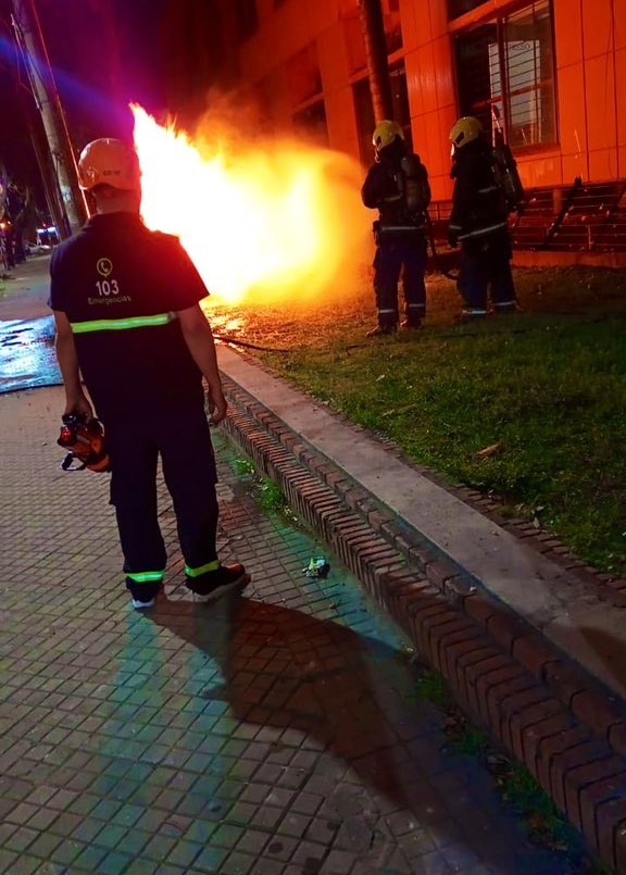 Importante incendio y fuga de gas en Suipacha y Santa Fe | Rosario y la región