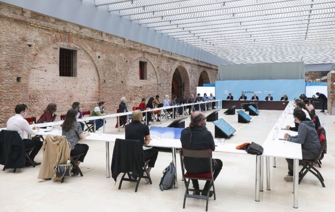 Alberto Fernández: "Los científicos iluminaron la pandemia en un momento muy oscuro para el mundo" | Información General