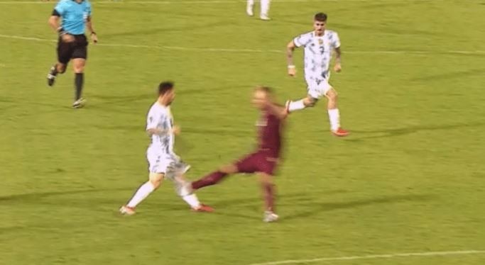 La brutal patada a Messi que paralizó corazones | Deportes