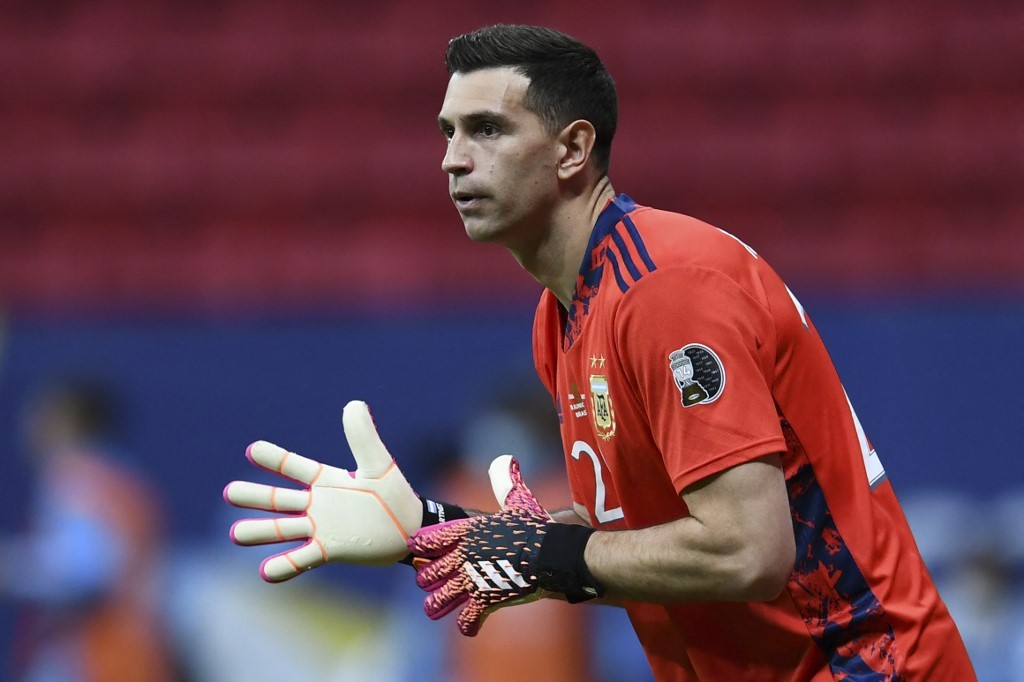 "Dibu" Martínez y Buendía serán baja para el partido ante Bolivia: regresan a Europa | Deportes