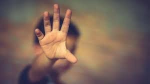 Acusan a una abuela de abusar sexualmente de sus nietos y un amiguito | Información General