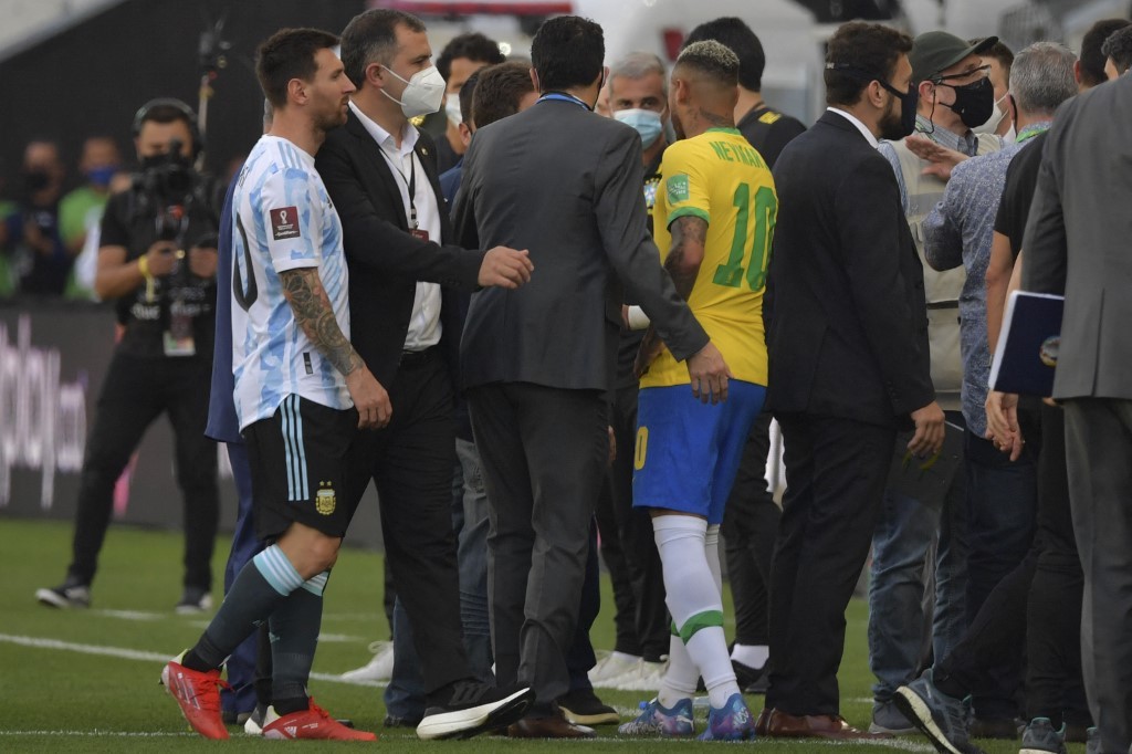 La AFA hizo su descargo ante la FIFA tras la escandalosa suspensión del partido con Brasil | Deportes