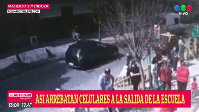 Arrebatos de celulares a la salida de la escuela | Rosario y la región