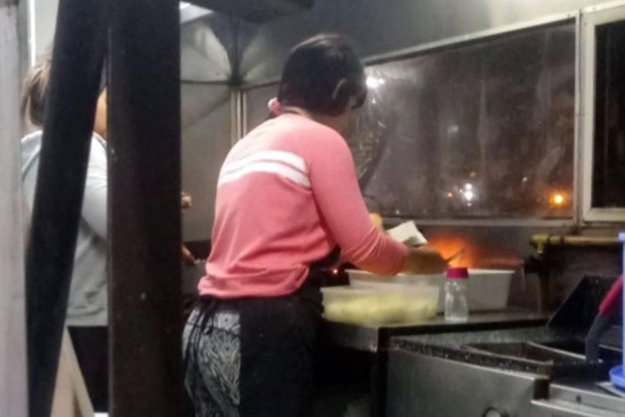Denunciaron a la titular de un carrito de comidas por trabajo infantil | Rosario y la región