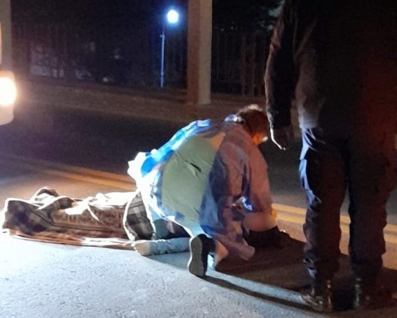 Pigüé: una adolescente se habría tirado debajo de un camion y se salvó de milagro | Información General