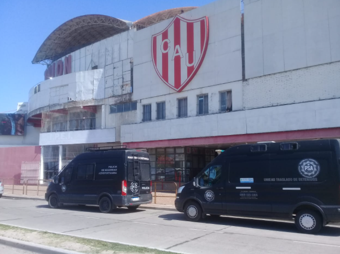 Fuerzas federales realizan un procedimiento en la sede de Unión de Santa Fe | Información General