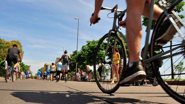 Calle Recreativa Nocturna: el Concejo sancionó una iniciativa para pedir que se realice un domingo al mes | Rosario y la región
