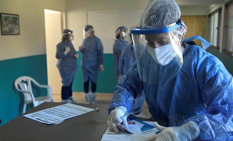 Confirmaron 56 muertes y 1.064 contagios en las últimas 24 horas | Información General