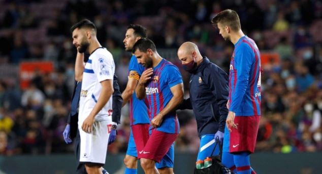 Parte médico del Barcelona sobre la salud del Kun Agüero: se someterá a un tratamiento médico y estará tres meses sin jugar | Deportes