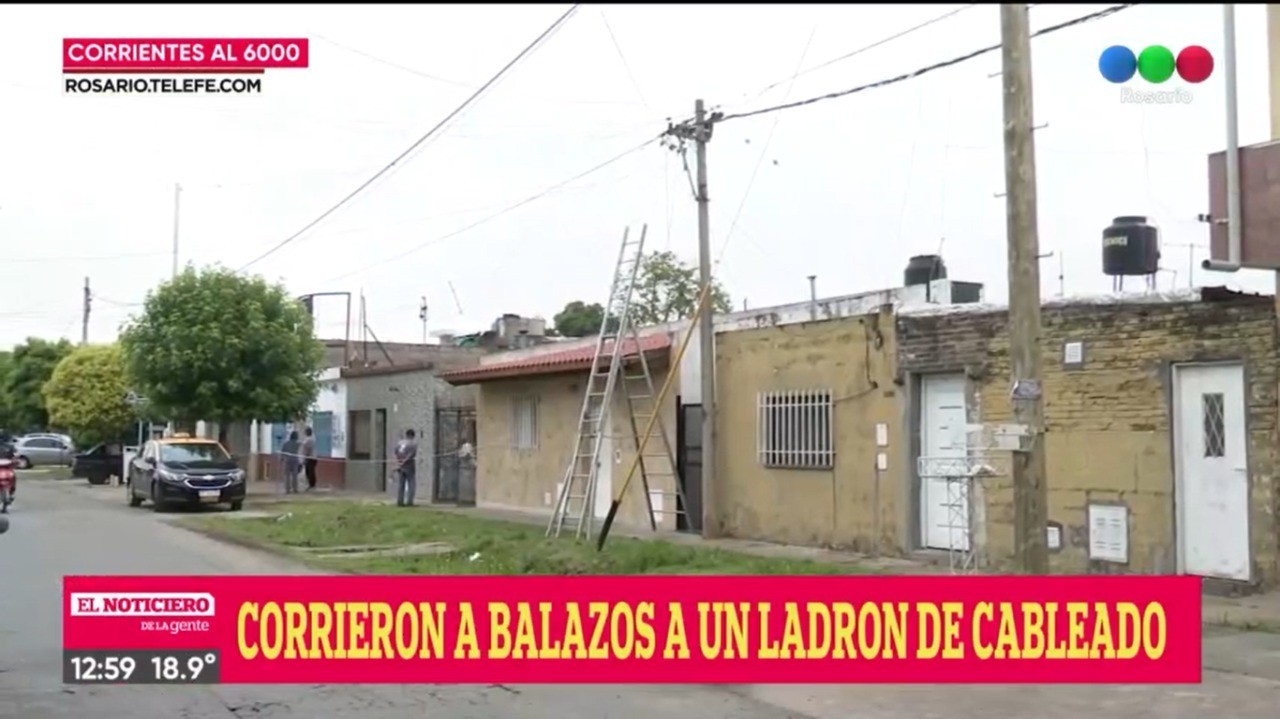 Vecinos disparon al aire para evitar que un ladrón robara mientras caminaba por los techos | Rosario y la región