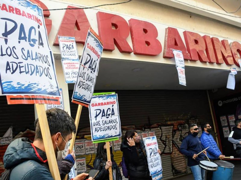 Garbarino volvió a enviar telegramas de despido y Trabajo impuso la conciliación obligatoria | Economía y negocios