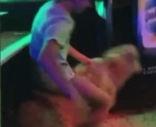 Escándalo en un boliche: ingresaron ovejas y las montaron | Información General