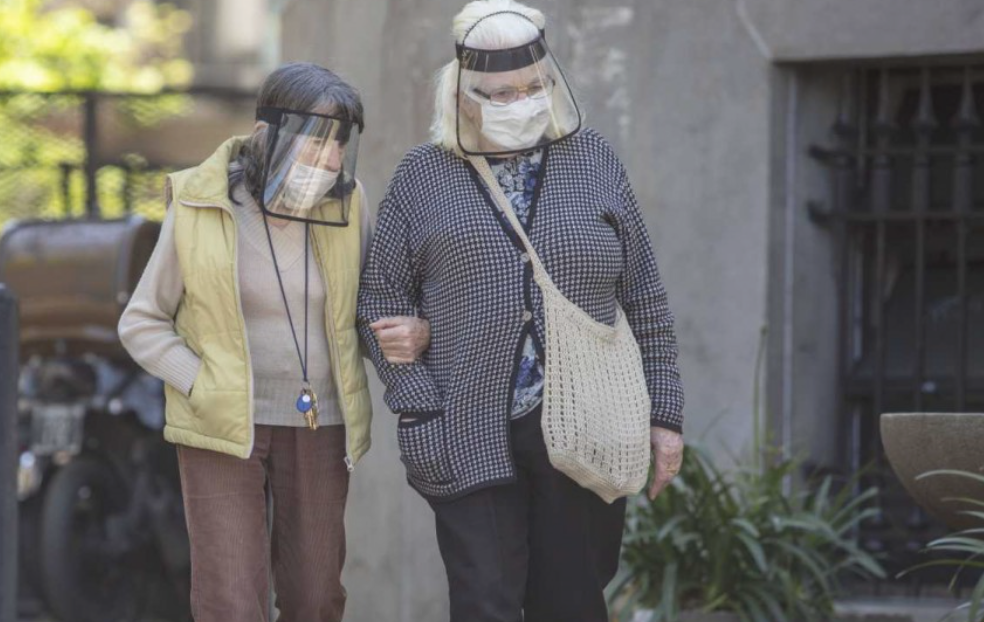 El Gobierno anunciará que los jubilados que cobran la mínima recibirán un bono de 8 mil pesos | Servicios