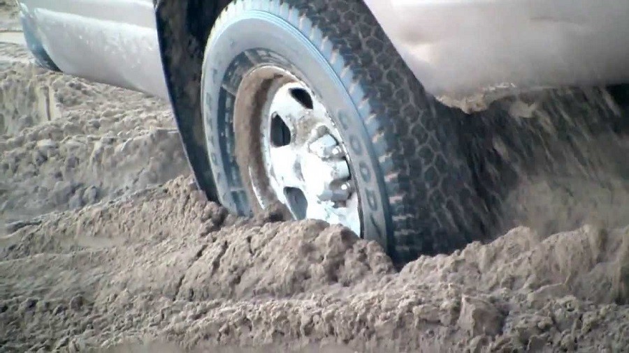Escapó de un control de alcoholemia y quedó atascado en cancha de beach vóley | Rosario y la región