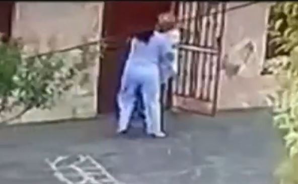 Video: vestida de enfermera, le robó a una mujer | Información General