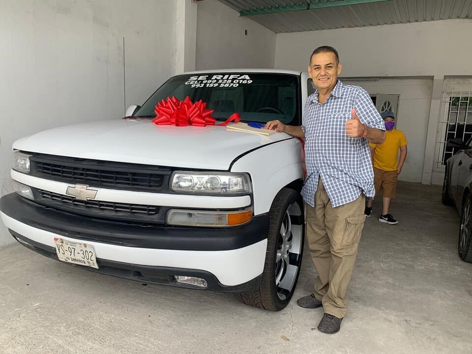 Rifó su camioneta para pagar un tratamiento contra el cáncer y el ganador se la devolvió | Tecnología