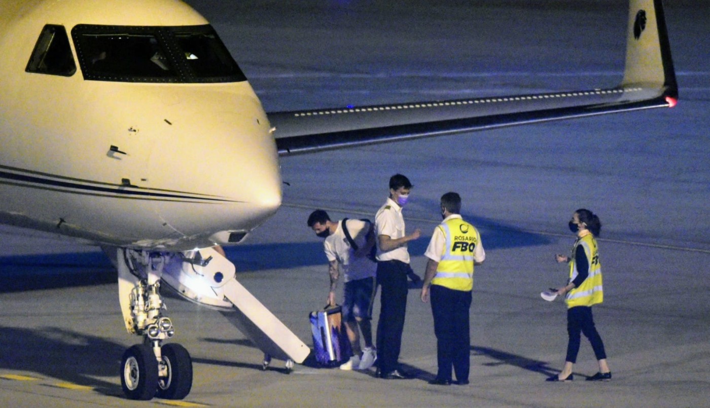 Messi terminó el aislamiento y viajó con su familia a Paris | Deportes