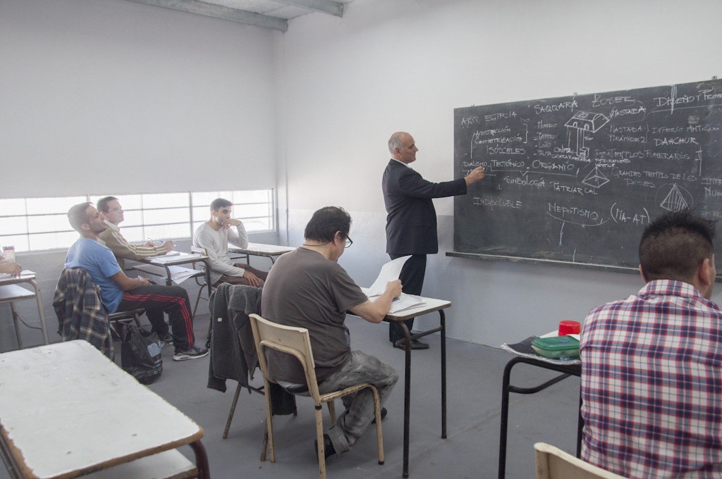 El Gobierno destinará 1000 millones a las cárceles para que tengan Internet | Información General