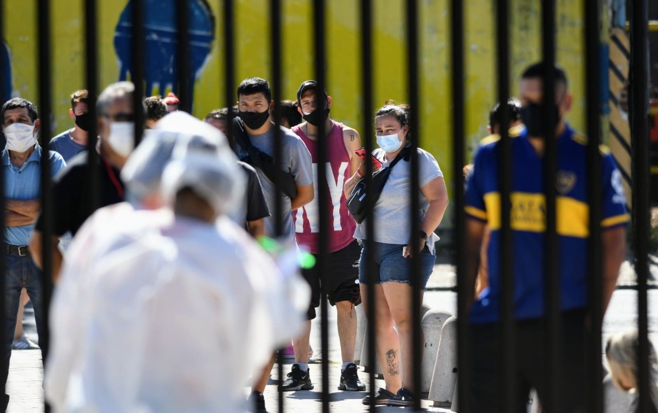 Lunes de furia: casi 7 mil nuevos casos de coronavirus en la provincia | Rosario y la región