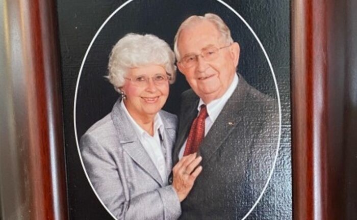 Una abuela de 90 años cumplió el último deseo de su esposo y se casó con su mejor amigo | Tecnología