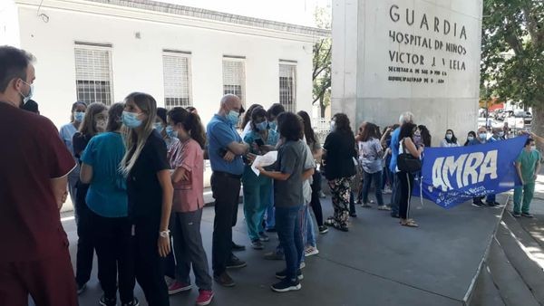 Se promulgó la Ley de pase a planta para casi 2000 profesionales de la salud | Información General