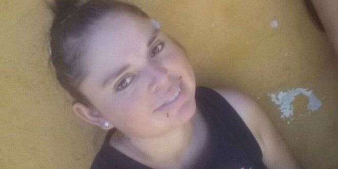 Vecinos denunciaron fuertes olores y la Policía encontró una mujer asesinada | Rosario y la región