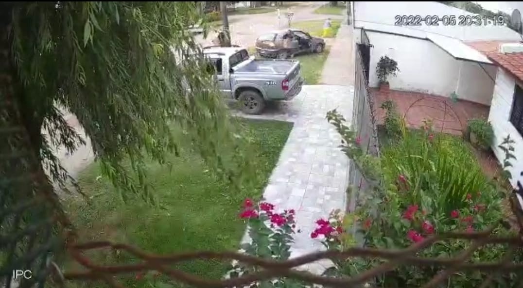 Un hombre recibió un tiro en el pecho a mano de ladrones que intetaron robarle el auto | Rosario y la región